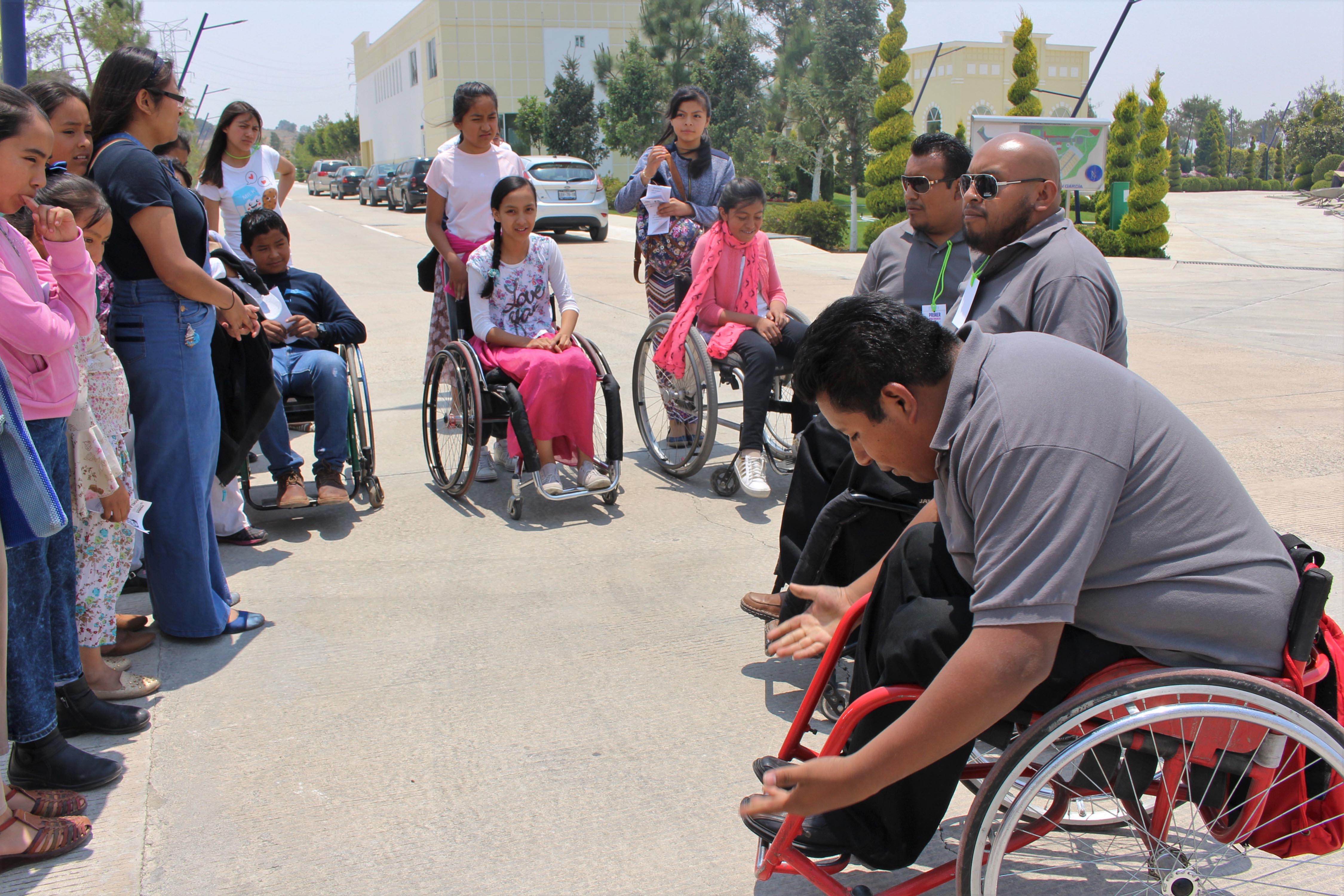 Resultado de imagen para Alumnas de la BUAP preparan a personas con discapacidad para que sean autosuficientes